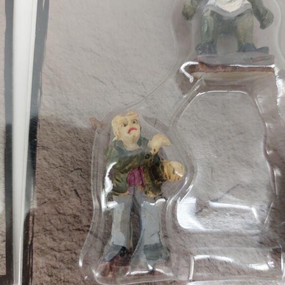 Tombstone Corners Halloween 3 Figures Monsters Scary - Picture 8 of 11